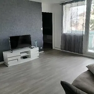 https://lappart-de-la-tour-t4.hotels-rhonealpes.com